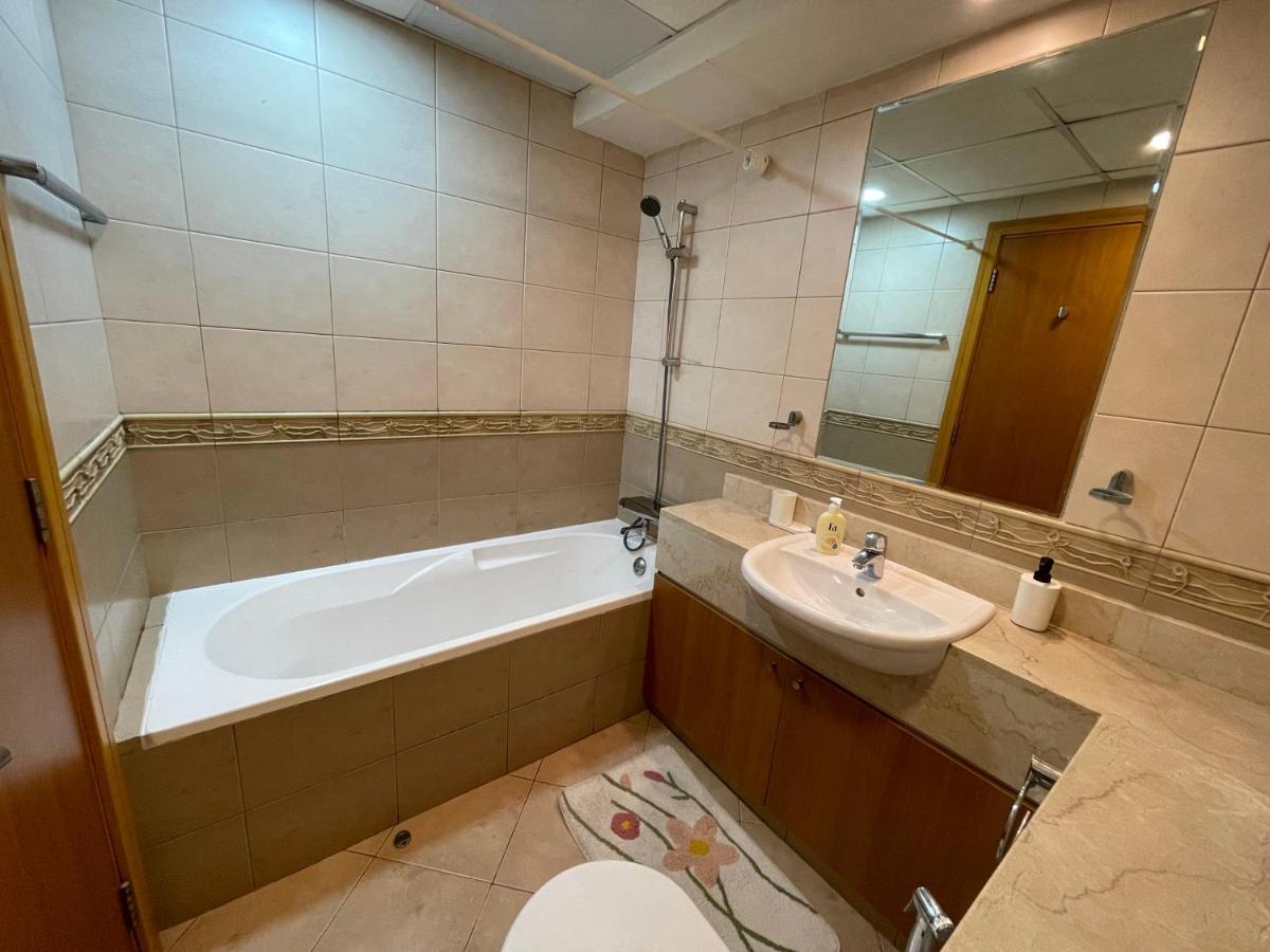Metro Premium Location Spacious 2 Bedroom Apartment Right Next To The Metro Dubai Exterior photo
